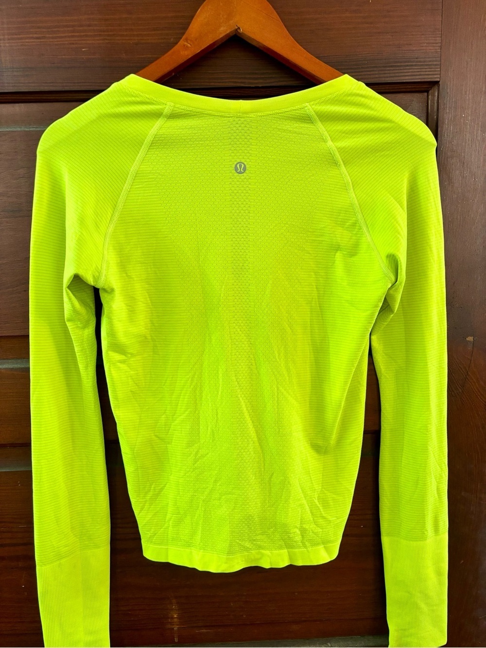 Lululemon Swiftly Tech Long Sleeve 2.0 Waist Length In Highlight Yellow Size 8 - Picture 4 of 9